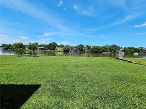 18511 Egret Bay Boulevard 107, Webster TX 77058