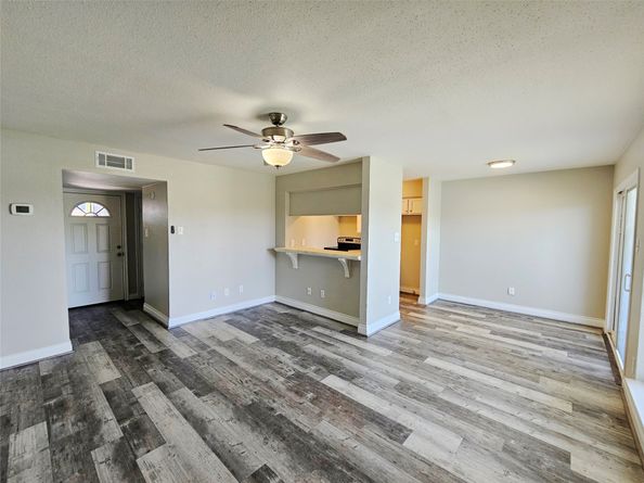 18511 Egret Bay Boulevard 107, Webster TX 77058