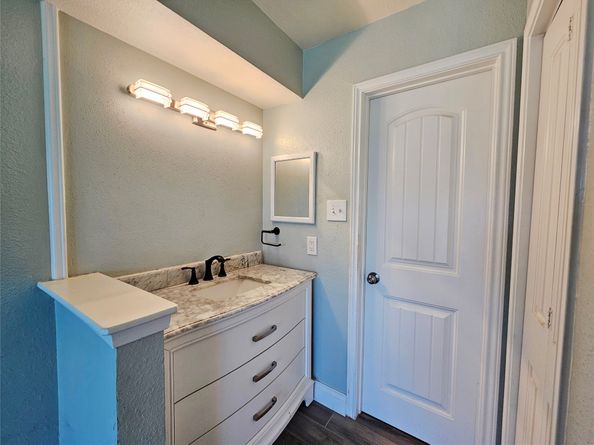18511 Egret Bay Boulevard 107, Webster TX 77058