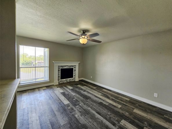 18511 Egret Bay Boulevard 107, Webster TX 77058