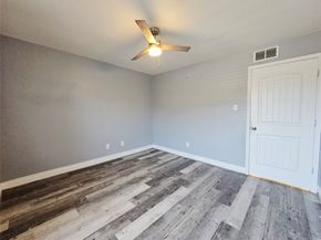 18511 Egret Bay Boulevard 107, Webster TX 77058