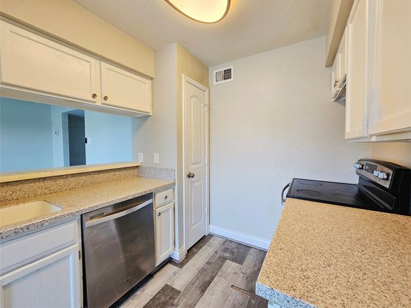 18511 Egret Bay Boulevard 107, Webster TX 77058
