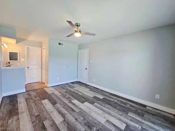 18511 Egret Bay Boulevard 107, Webster TX 77058