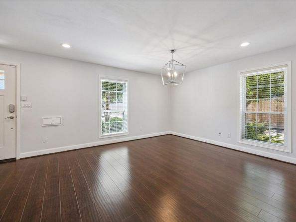 671 N Post Oak Lane 671, Houston TX 77024