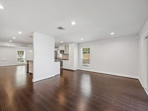 671 N Post Oak Lane 671, Houston TX 77024