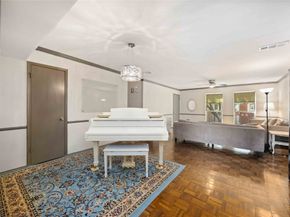 470 N Post Oak Lane 470, Houston TX 77024