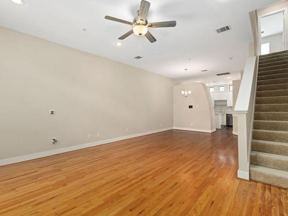 8715 MEADOWCROFT Drive 501, Houston TX 77063