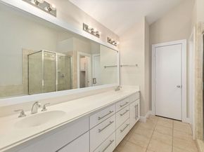 8715 MEADOWCROFT Drive 501, Houston TX 77063