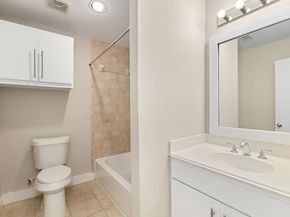 8715 MEADOWCROFT Drive 501, Houston TX 77063