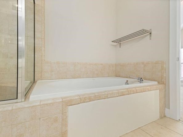 8715 MEADOWCROFT Drive 501, Houston TX 77063