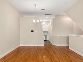 8715 MEADOWCROFT Drive 501, Houston TX 77063