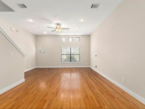 8715 MEADOWCROFT Drive 501, Houston TX 77063