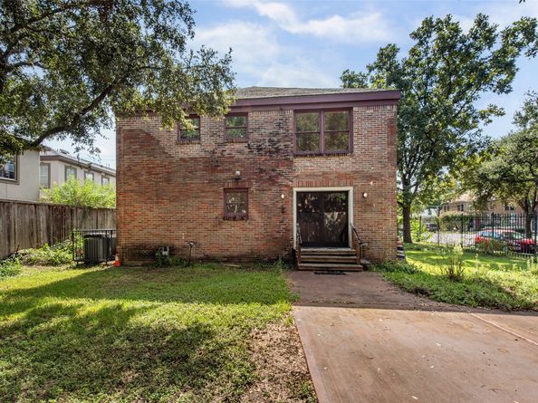 1709 Calumet Street, Houston TX 77004