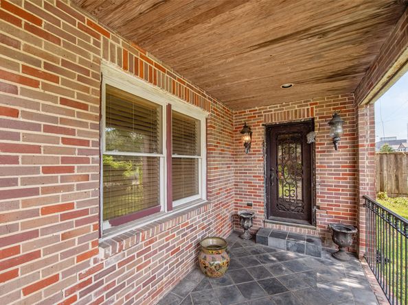 1709 Calumet Street, Houston TX 77004