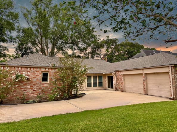 3103 Fairway Drive, Sugar Land TX 77478