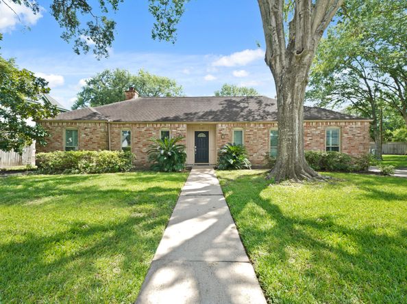 3103 Fairway Drive, Sugar Land TX 77478