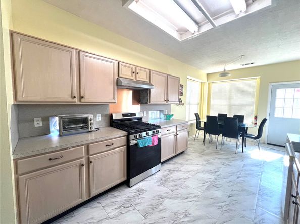 8210 Solara Bend, Houston TX 77083