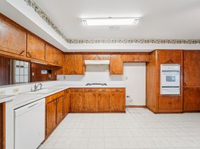 6031 Viking Drive, Houston TX 77092