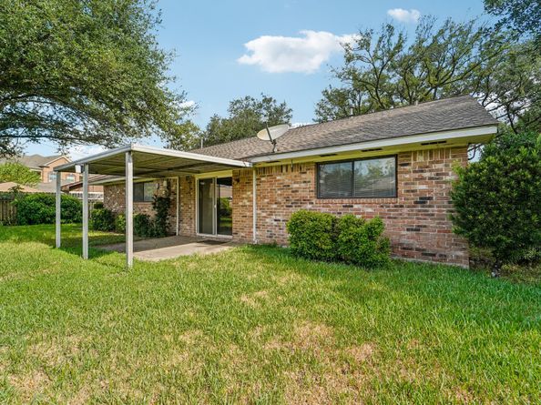 6031 Viking Drive, Houston TX 77092