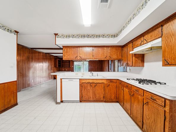 6031 Viking Drive, Houston TX 77092