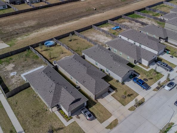 10507 Vinca Minor Lane, Houston TX 77016