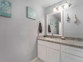 5814 Theall Road, Houston TX 77066