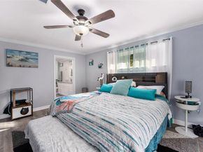 5814 Theall Road, Houston TX 77066