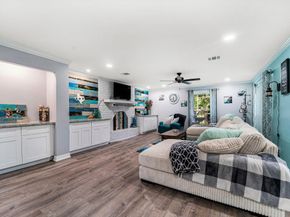 5814 Theall Road, Houston TX 77066