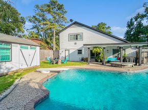 5814 Theall Road, Houston TX 77066