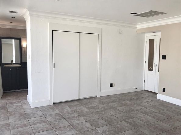 2016 Main Street 2111, Houston TX 77002