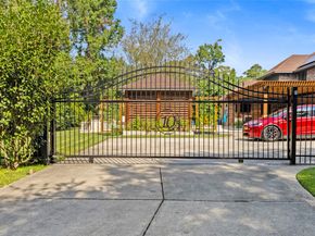 10 Holly Tree Lane, Spring TX 77373