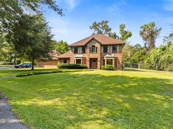 10 Holly Tree Lane, Spring TX 77373