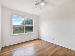 4414 Tavenor Lane, Houston TX 77047