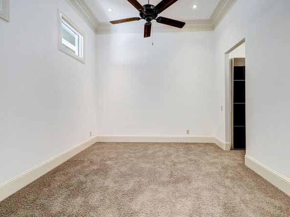2510 Travis Street 202, Houston TX 77006