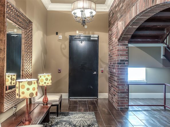 2510 Travis Street 202, Houston TX 77006