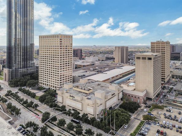 2400 Mccue Road 260, Houston TX 77056