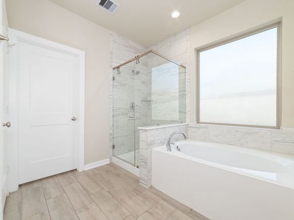 2023 Woodgate Ln, Tomball TX 77375