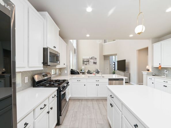 2023 Woodgate Ln, Tomball TX 77375