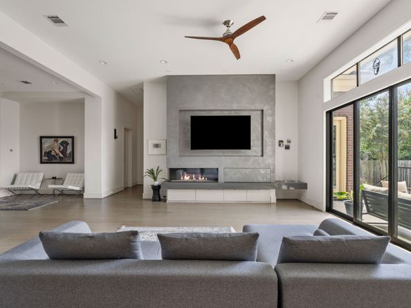 5427 Maple Street, Houston TX 77096