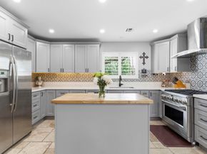 2 Wild Oak Circle, Houston TX 77055