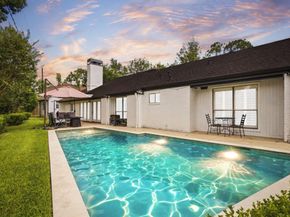 2 Wild Oak Circle, Houston TX 77055