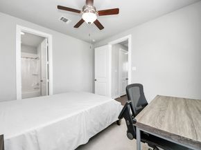 5720 Petty Street, Houston TX 77007