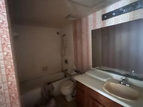 7313 Gulf Freeway 123, Houston TX 77017