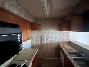 7313 Gulf Freeway 123, Houston TX 77017