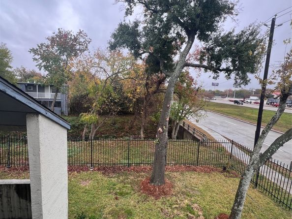 7313 Gulf Freeway 123, Houston TX 77017