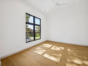 910 W 41st Street, Houston TX 77018