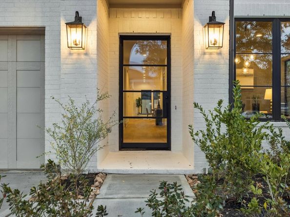 910 W 41st Street, Houston TX 77018