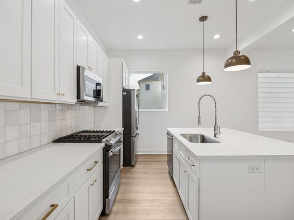 2826 Versailles Oak Lane, Houston TX 77092