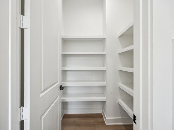 2826 Versailles Oak Lane, Houston TX 77092