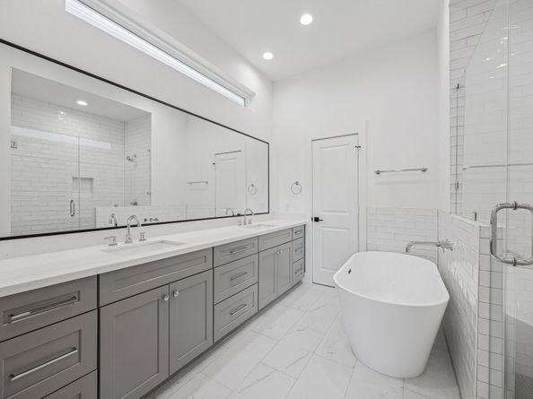 2826 Versailles Oak Lane, Houston TX 77092